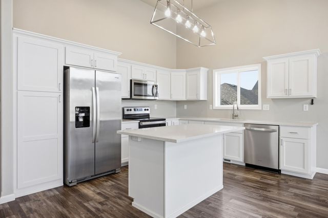 7274 29th Street S, Fargo, ND 58104