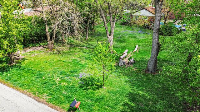 5865 Alabama Avenue, Willowbrook, IL 60527