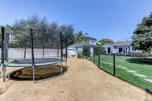 202 W Sycamore, El Segundo, CA 90245