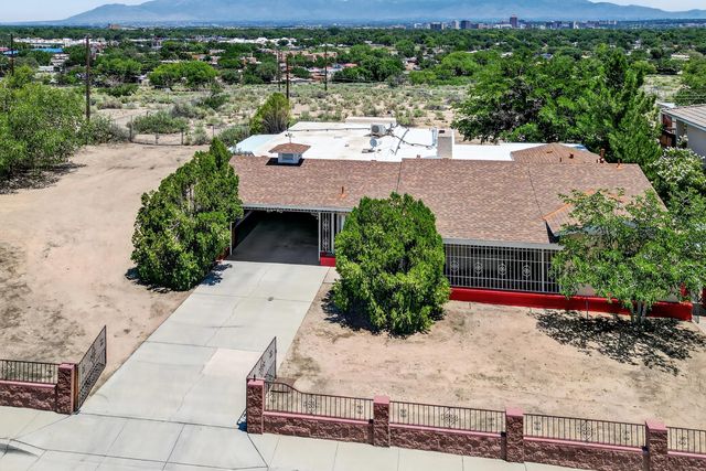 302 Crestview Drive SW, Albuquerque, NM 87105