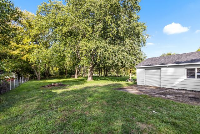 109 Raffel Road, Woodstock, IL 60098