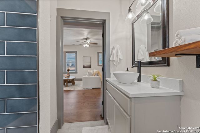 631 Muncey, San Antonio, TX 78202