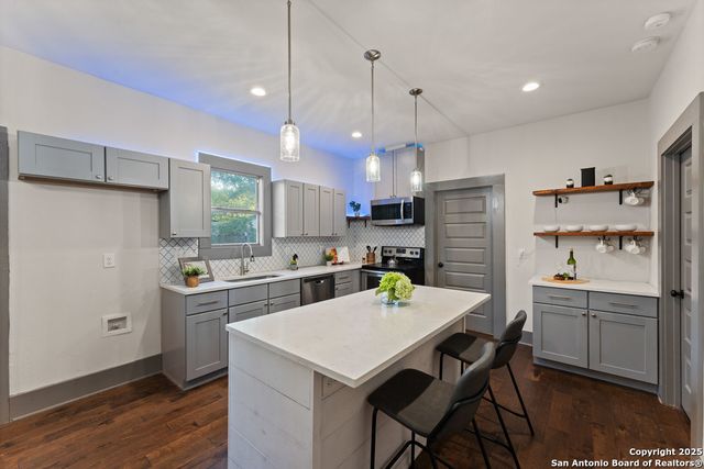 631 Muncey, San Antonio, TX 78202