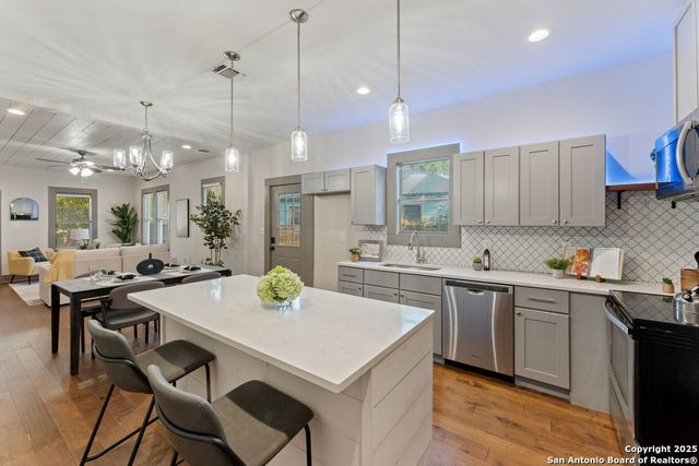 631 Muncey, San Antonio, TX 78202