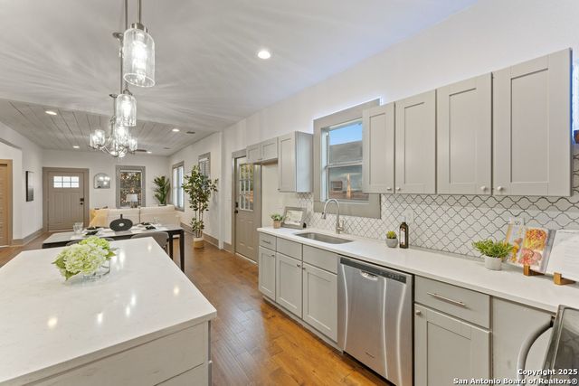 631 Muncey, San Antonio, TX 78202