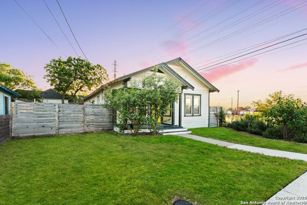 631 Muncey, San Antonio, TX 78202