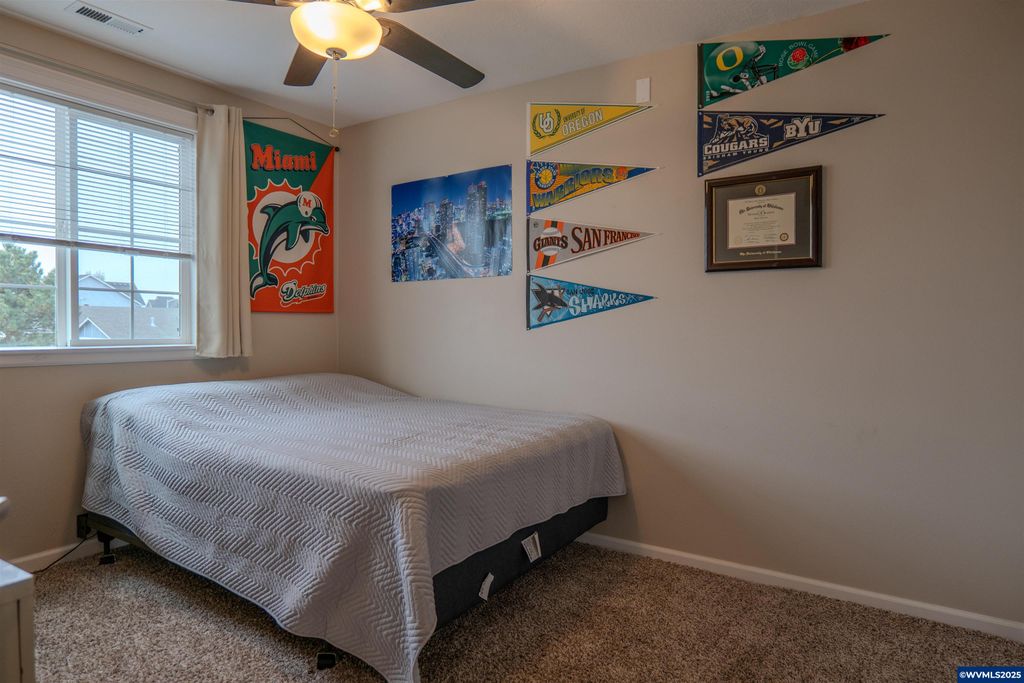 Image 13 of property listing at 4337 Mackinaw Av SE, Albany, OR 97322