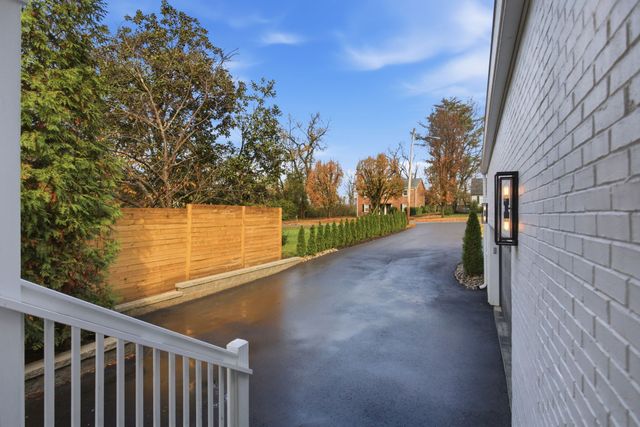 107 Brookfield Ave, Nashville, TN 37205