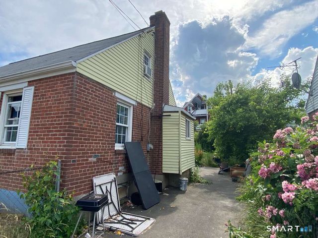 19 Baldwin Street, Hartford, CT 06114