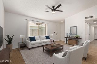 934 E WAHALLA Lane, Phoenix, AZ 85024