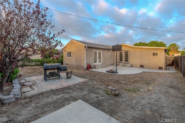 2211 N Grape Ave, Compton, CA 90222