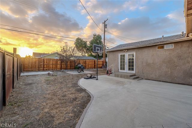 2211 N Grape Ave, Compton, CA 90222