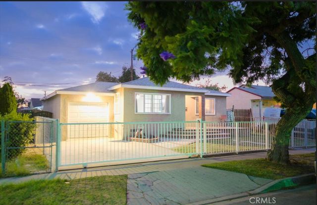 2211 N Grape Ave, Compton, CA 90222