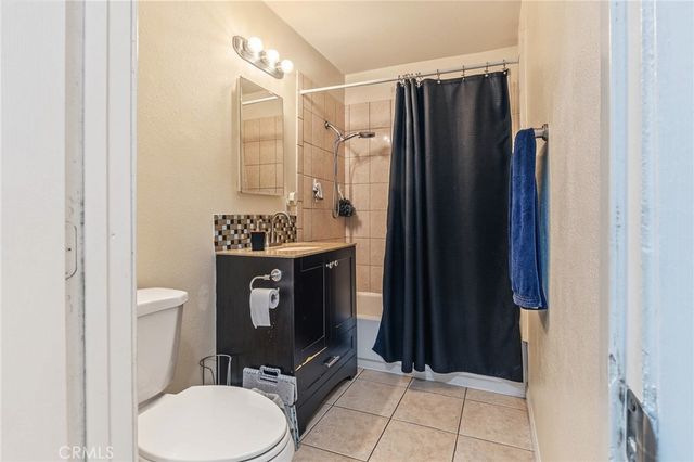 2211 N Grape Ave, Compton, CA 90222