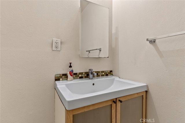 2211 N Grape Ave, Compton, CA 90222