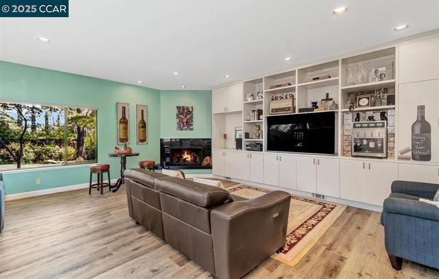 1834 Ivanhoe Ave, Lafayette, CA 94549