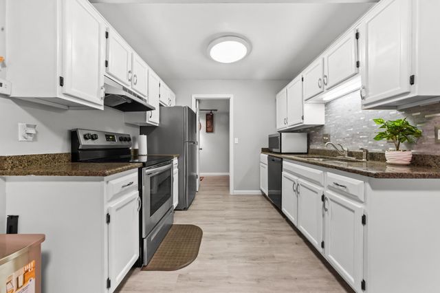 2208 Williams Drive, Burnsville, MN 55337