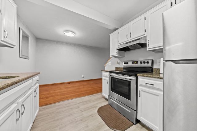2208 Williams Drive, Burnsville, MN 55337