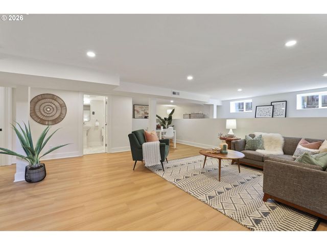 3335 Ne 47TH Ave, Portland, OR 97213