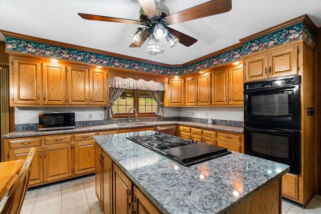 1104 W Lakeshore Dr, Dalton, GA 30720