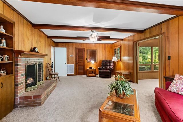 1104 W Lakeshore Dr, Dalton, GA 30720