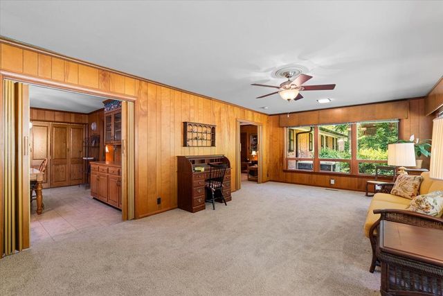 1104 W Lakeshore Dr, Dalton, GA 30720