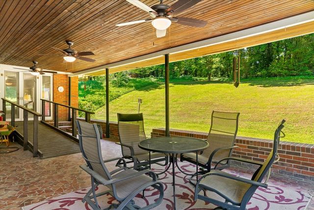 1104 W Lakeshore Dr, Dalton, GA 30720