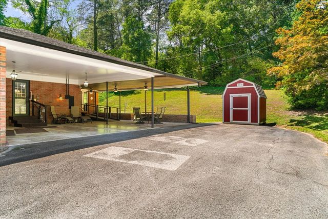 1104 W Lakeshore Dr, Dalton, GA 30720