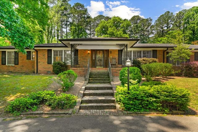 1104 W Lakeshore Dr, Dalton, GA 30720