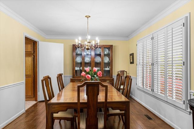 1104 W Lakeshore Dr, Dalton, GA 30720