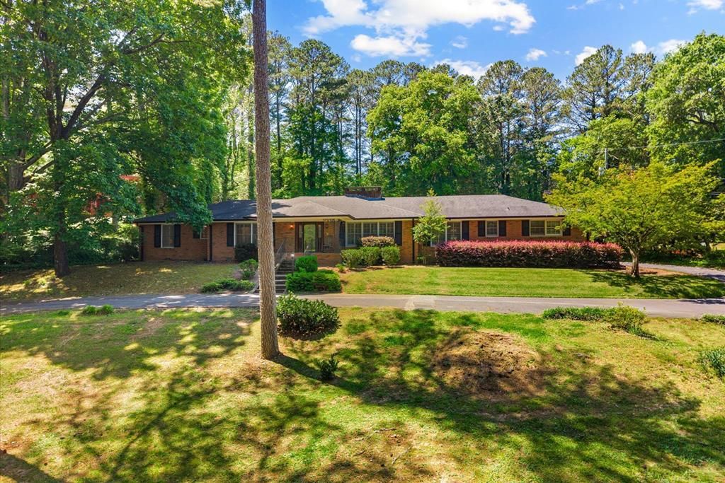 1104 W Lakeshore Dr, Dalton, GA 30720