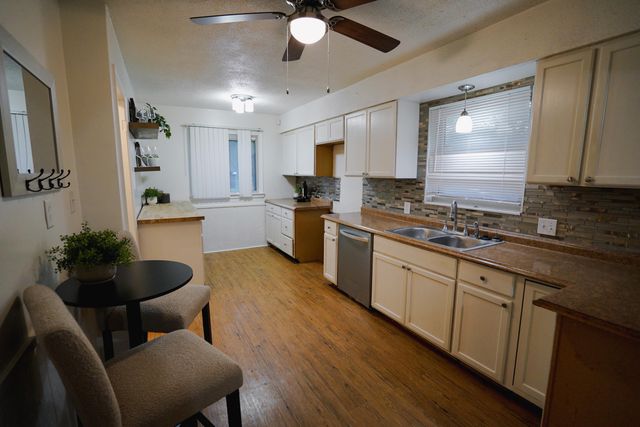 13941 Pearson Street, Oak Park City, MI 48237