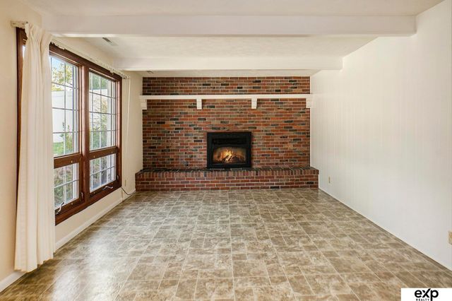 1615 S 136th Street, Omaha, NE 68144