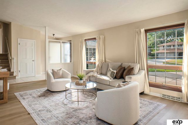 1615 S 136th Street, Omaha, NE 68144