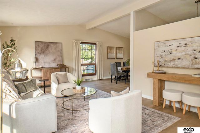 1615 S 136th Street, Omaha, NE 68144