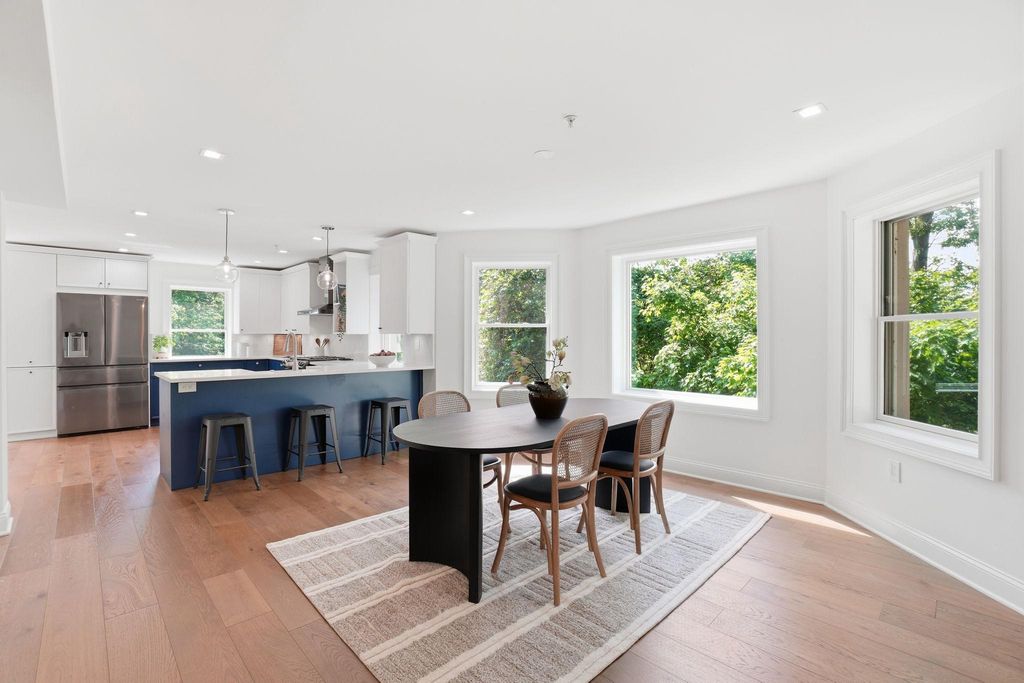 Image 11 of property listing at 2800 ADAMS MILL RD NW #2, Washington, DC 20009