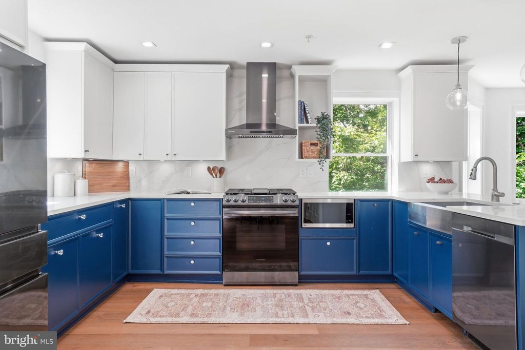 Image 13 of property listing at 2800 ADAMS MILL RD NW #2, Washington, DC 20009