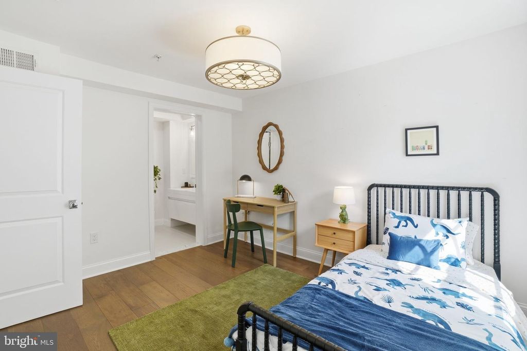 Image 25 of property listing at 2800 ADAMS MILL RD NW #2, Washington, DC 20009