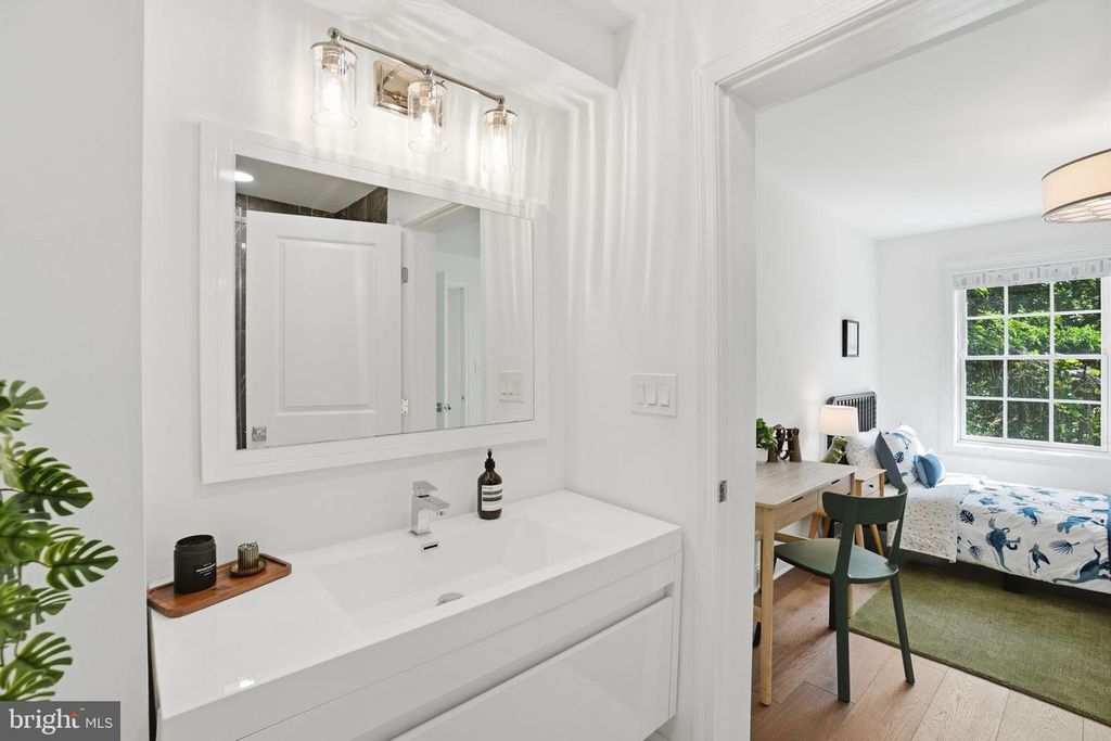 Image 26 of property listing at 2800 ADAMS MILL RD NW #2, Washington, DC 20009