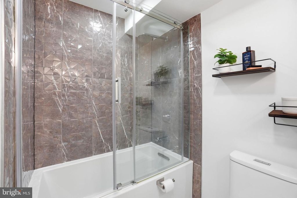 Image 27 of property listing at 2800 ADAMS MILL RD NW #2, Washington, DC 20009