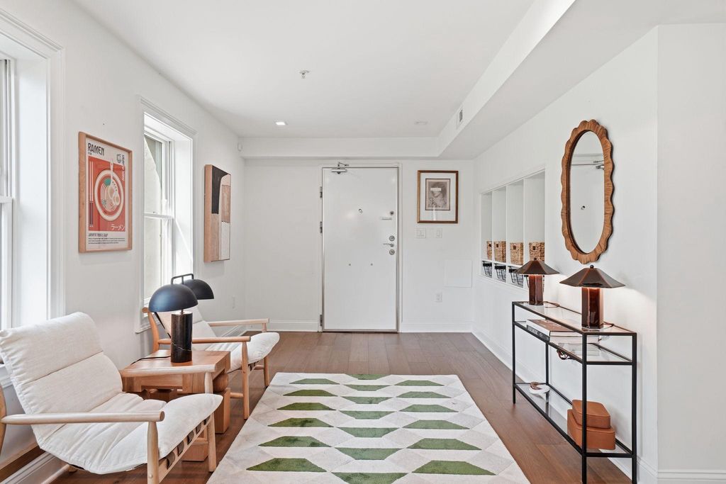 Image 10 of property listing at 2800 ADAMS MILL RD NW #2, Washington, DC 20009