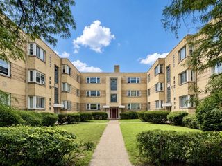2057 E 72nd Street 3, Chicago, IL 60649