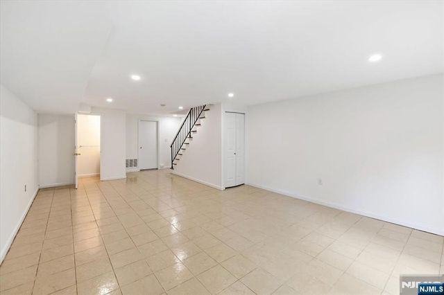 181 Long Hill 6, Little Falls, NJ 07424