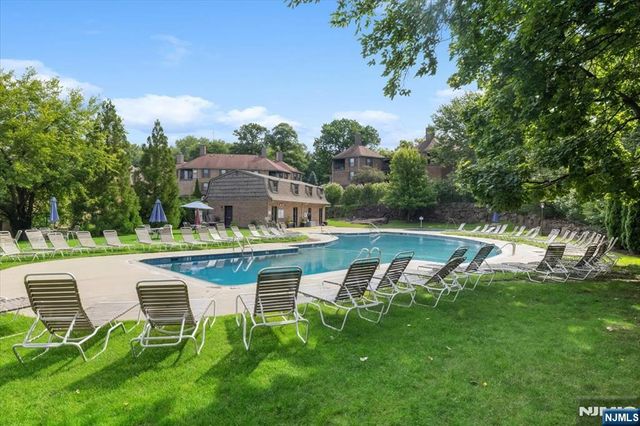 181 Long Hill 6, Little Falls, NJ 07424