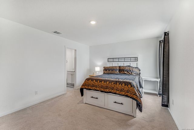913 RIVIERA CT, Seguin, TX 78155