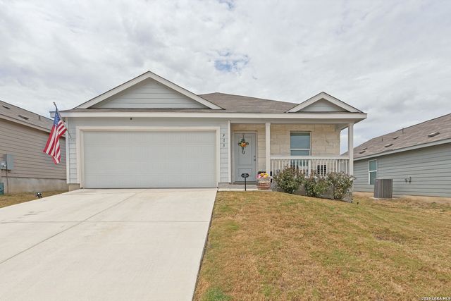 913 RIVIERA CT, Seguin, TX 78155
