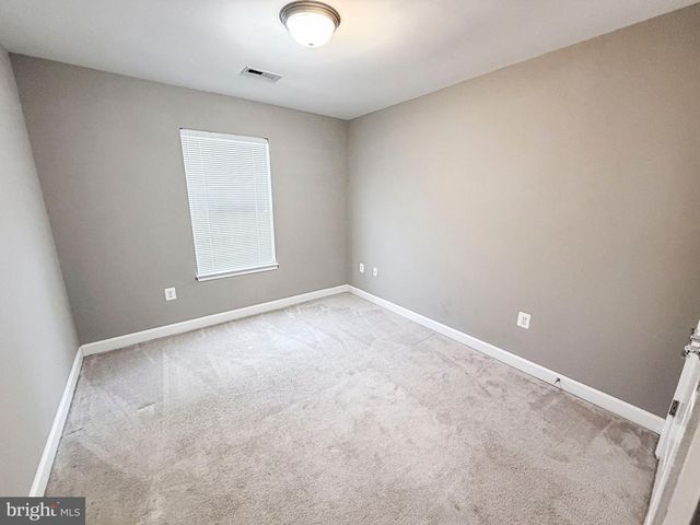 12 CHARLES OVERLOOK LN, La Plata, MD 20646