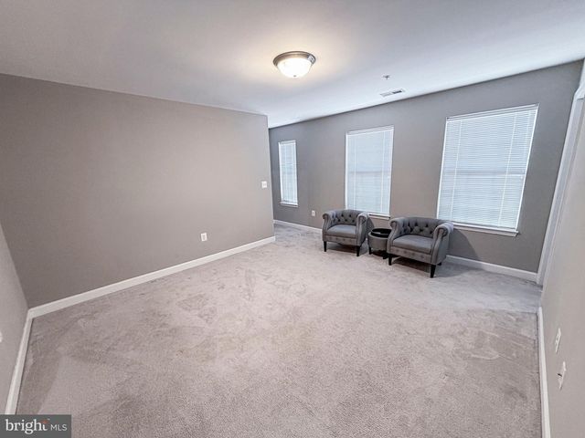 12 CHARLES OVERLOOK LN, La Plata, MD 20646