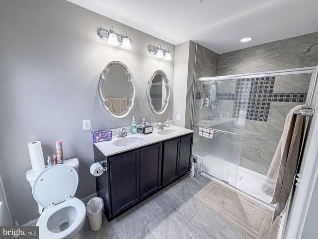 12 CHARLES OVERLOOK LN, La Plata, MD 20646