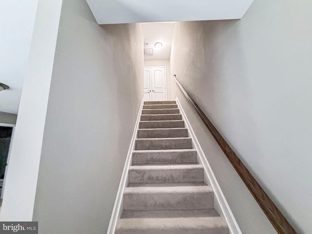 12 CHARLES OVERLOOK LN, La Plata, MD 20646